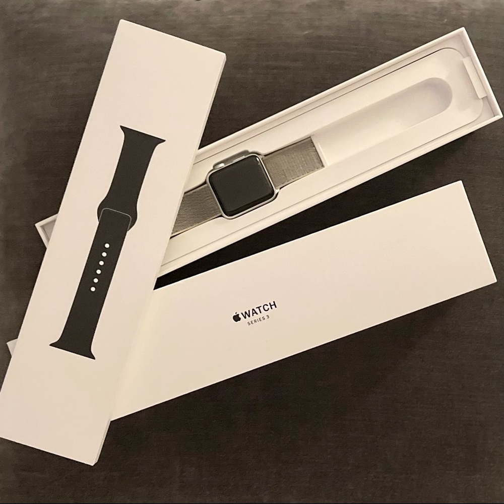 Apple Watch Series 3 42 MM, good used condition